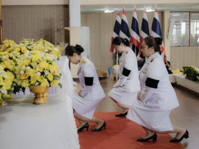 พิธีวางพานพุ่มดอกไม้สด เนื่องในวันพระบิดาแห่งฝนหลวง ประจำปี ๒๕๖๘